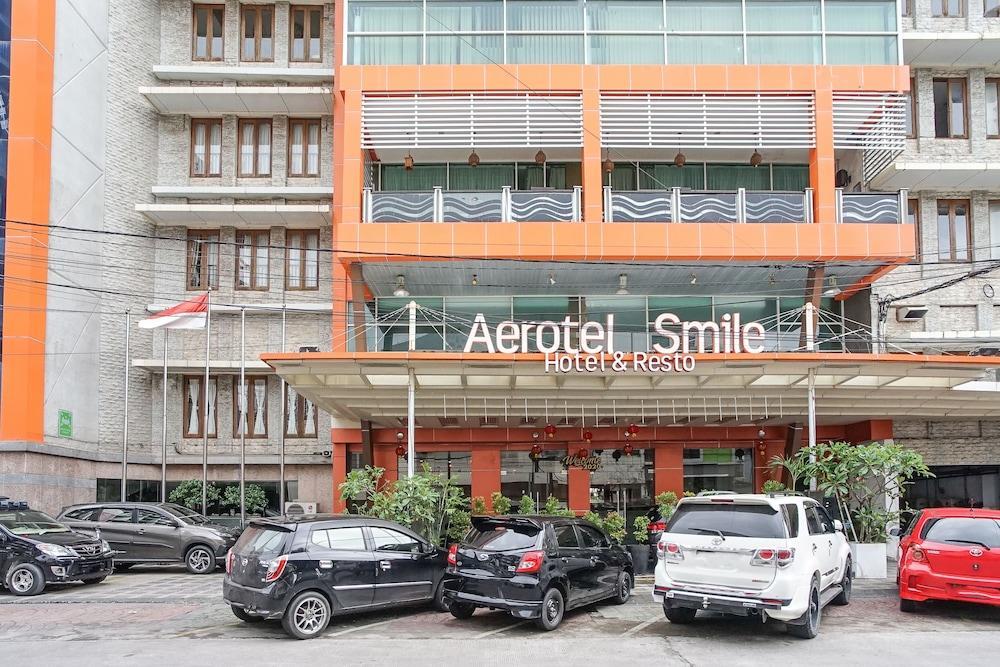 Aerotel Smile Losari Makassar Eksteriør bilde